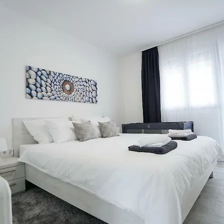Apartmani Zupan Sukosan Exterior photo